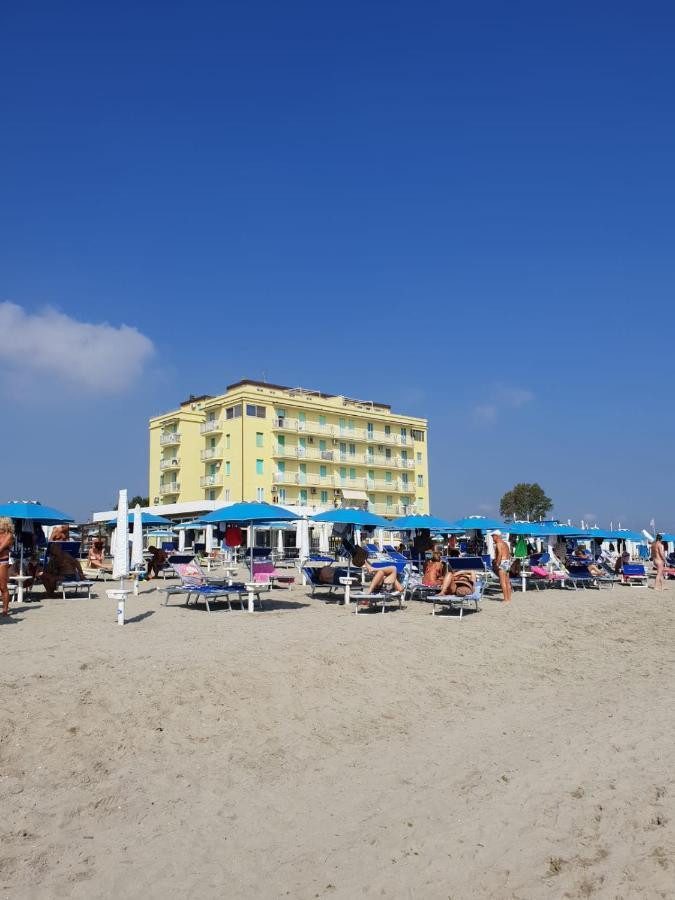 リド・ディ・ポンポーザGiovanni In Romantic Adria On The Beachアパートメント エクステリア 写真
